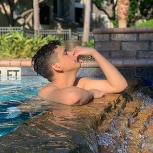 Meet your Posher, Thomas